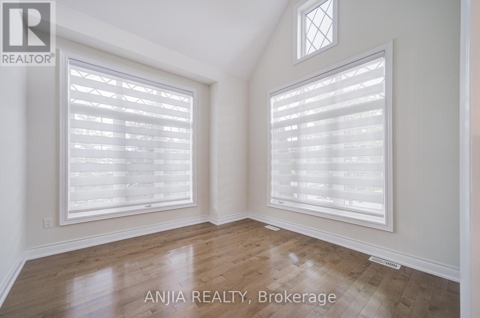 68 Oliver Emmerson Avenue, King, Ontario  L7B 0N8 - Photo 4 - N12426602