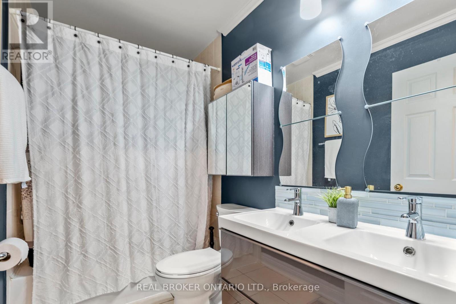 85 Laurier Avenue, Richmond Hill, Ontario  L4E 4P7 - Photo 35 - N12426609