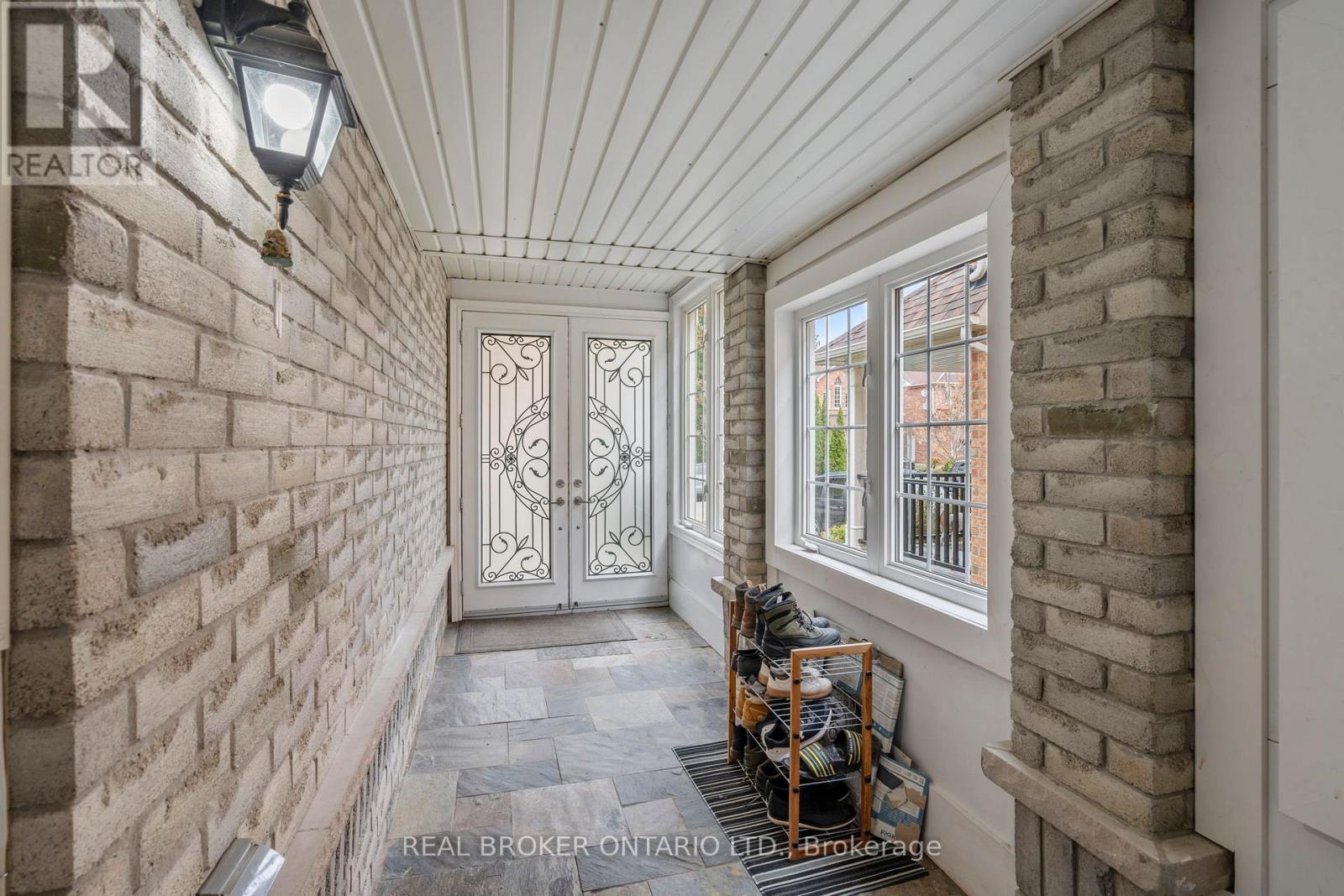 85 Laurier Avenue, Richmond Hill, Ontario  L4E 4P7 - Photo 6 - N12426609