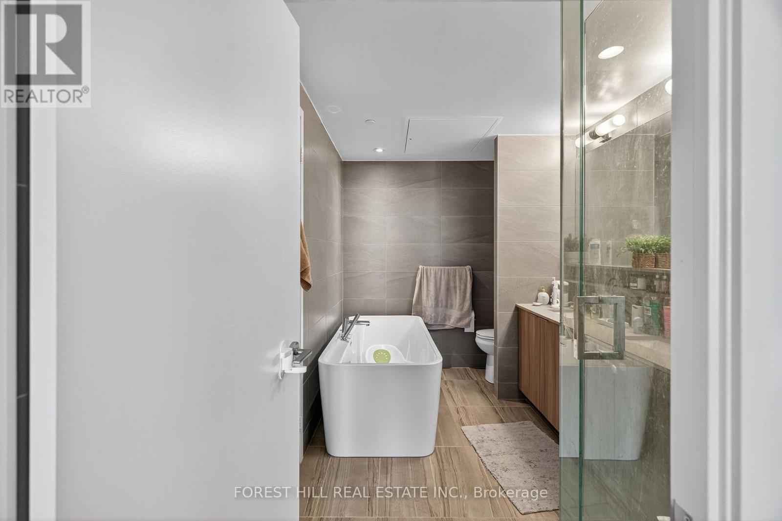 Th6 - 9 Buttermill Avenue, Vaughan, Ontario  L4K 0M5 - Photo 19 - N12426623