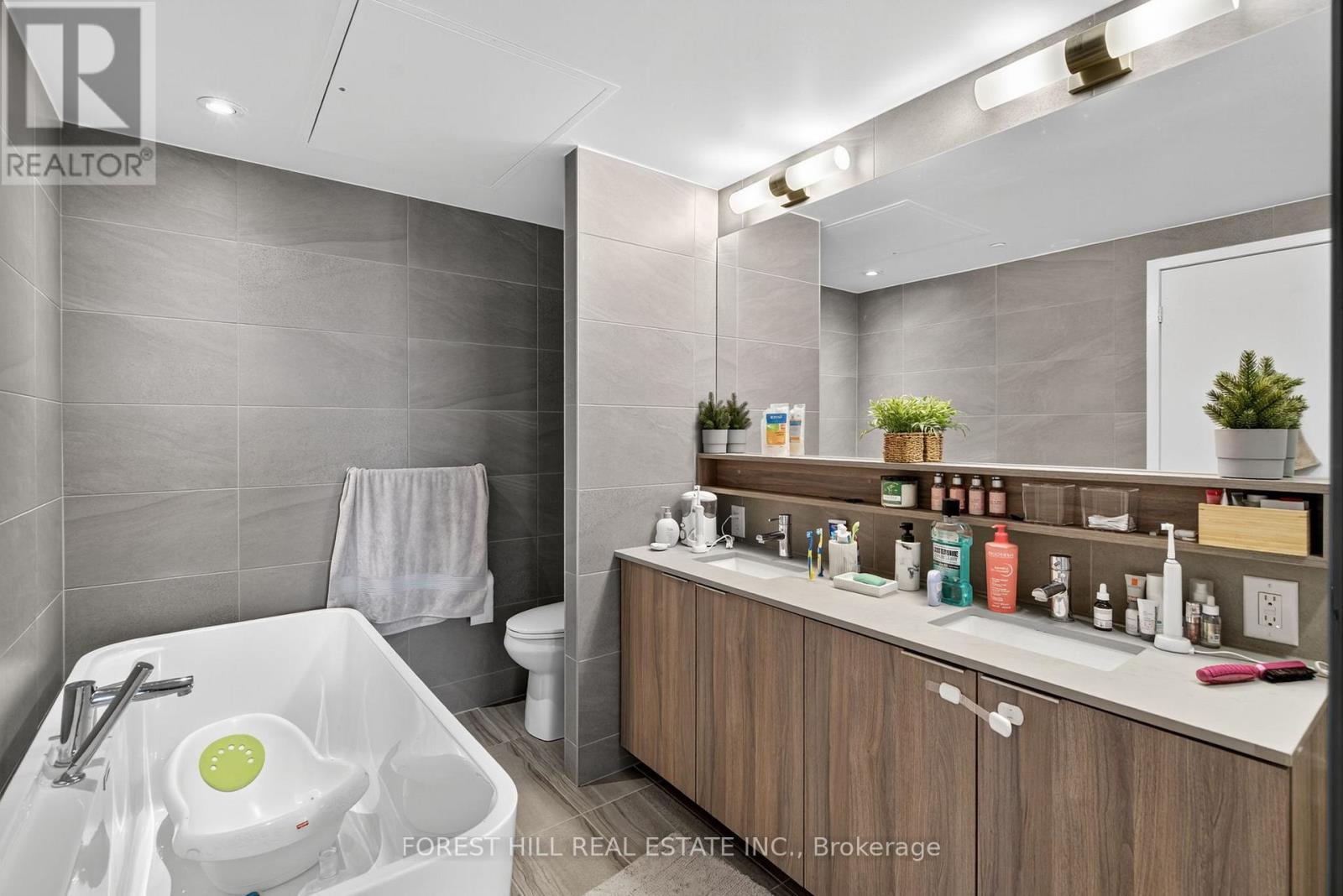 Th6 - 9 Buttermill Avenue, Vaughan, Ontario  L4K 0M5 - Photo 20 - N12426623