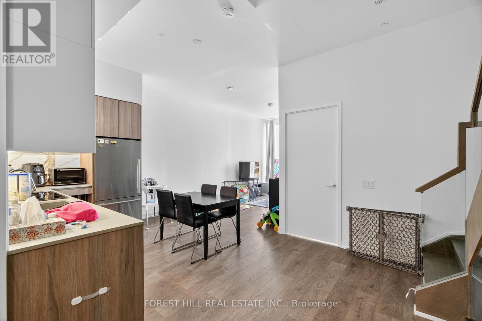 Th6 - 9 Buttermill Avenue, Vaughan, Ontario  L4K 0M5 - Photo 6 - N12426623