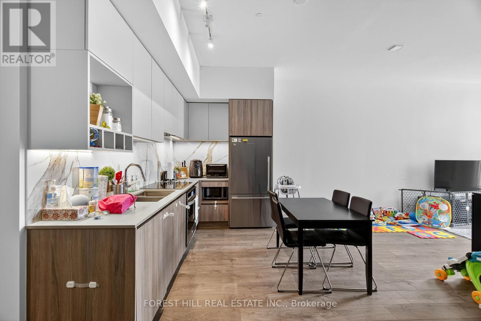 Th6 - 9 Buttermill Avenue, Vaughan, Ontario  L4K 0M5 - Photo 7 - N12426623