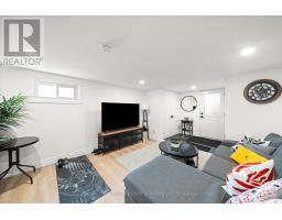 6 CORBETT CRESCENT, Aurora, Ontario