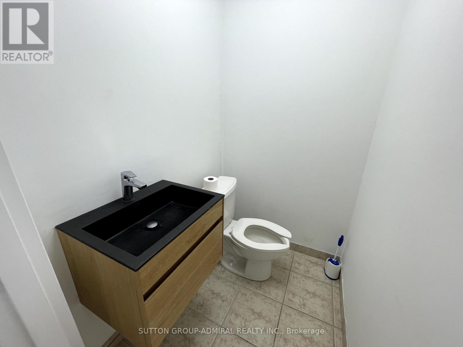 18 - 1 High Meadow Place, Toronto, Ontario  M9L 0A3 - Photo 11 - W12408066