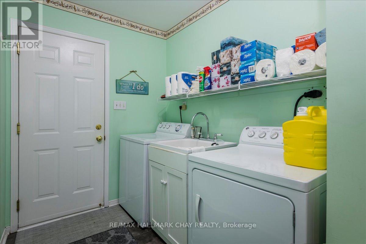84 Pringle Drive, Barrie (Edgehill Drive), Ontario  L4N 0R2 - Photo 14 - S12426487