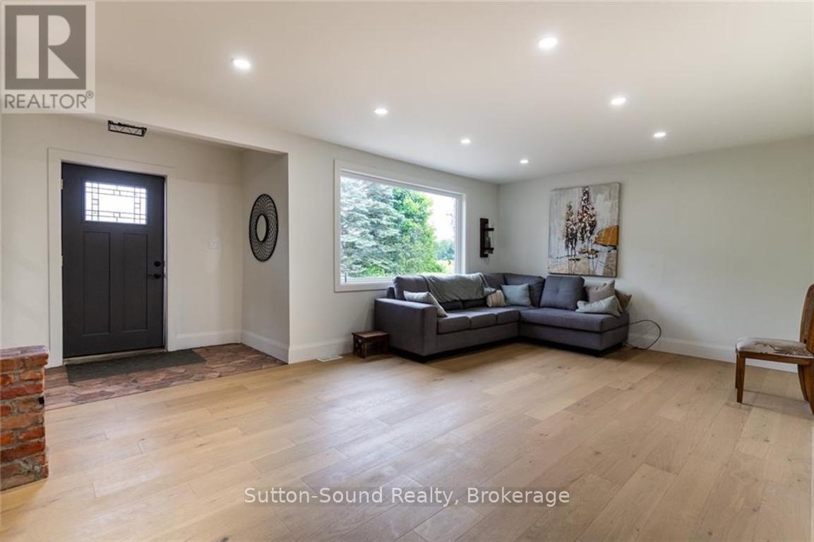 657 Brant Waterloo Road E, Brant, Ontario  N0B 1E0 - Photo 12 - X12402718