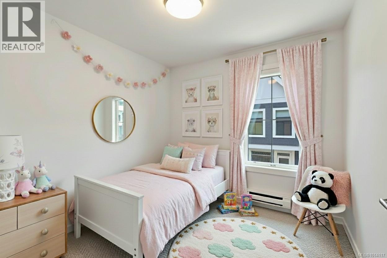 Th3 3450 Whittier Ave, Saanich, British Columbia  V8Z 3R2 - Photo 12 - 1014117