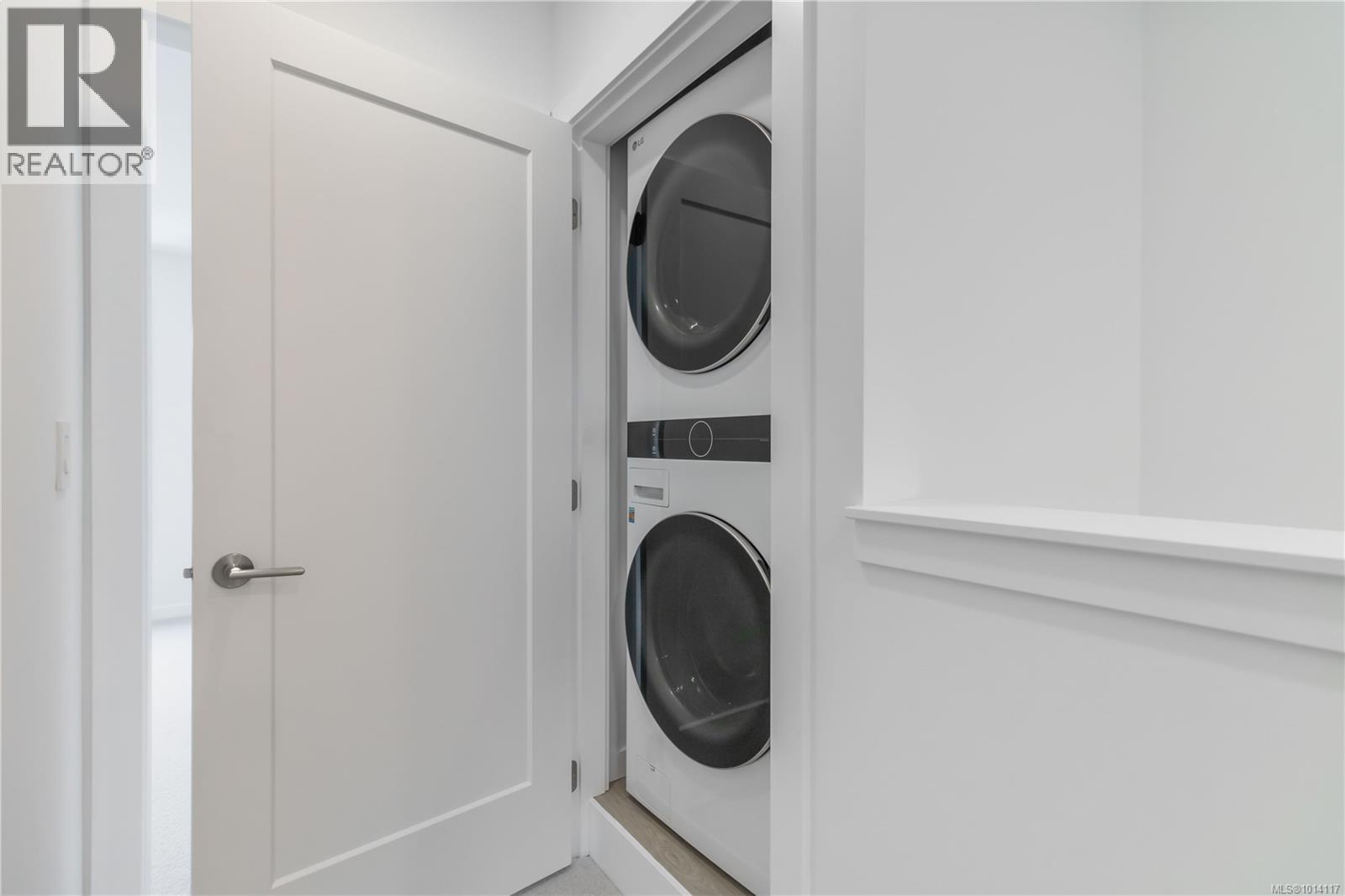 Th3 3450 Whittier Ave, Saanich, British Columbia  V8Z 3R2 - Photo 16 - 1014117