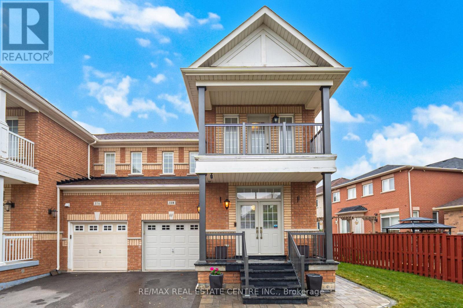 118 Connolly Crescent, Brampton, Ontario  L6R 0E3 - Photo 1 - W12426472