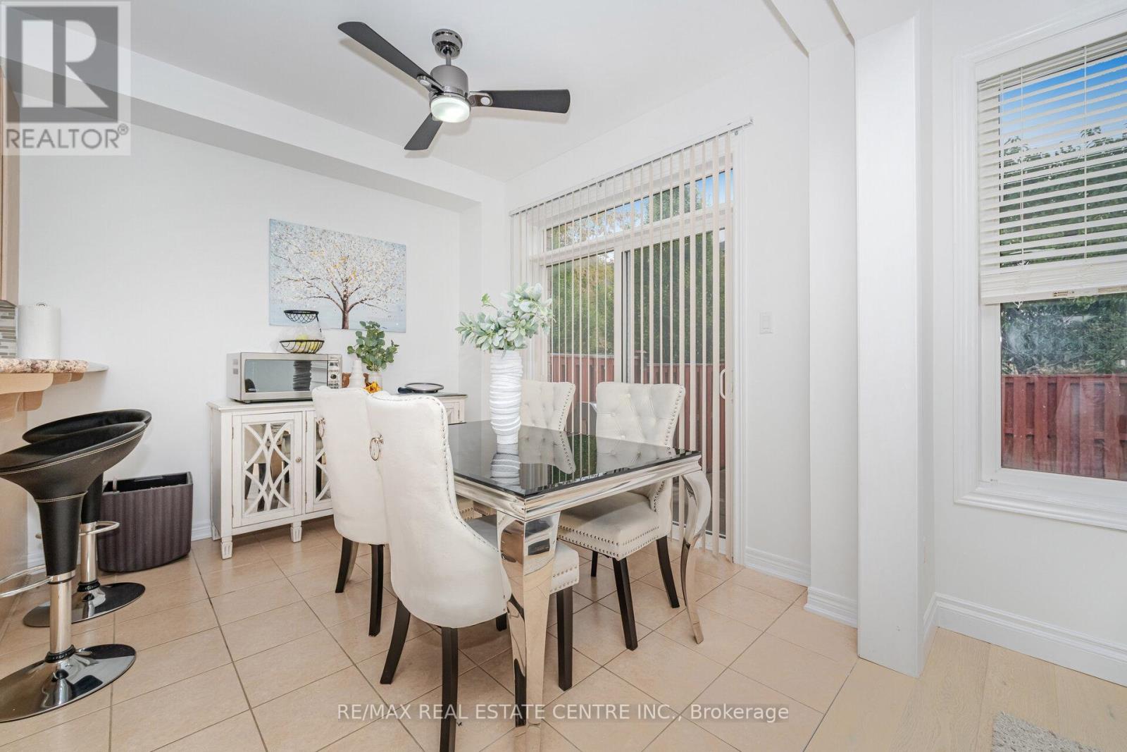 118 Connolly Crescent, Brampton, Ontario  L6R 0E3 - Photo 14 - W12426472
