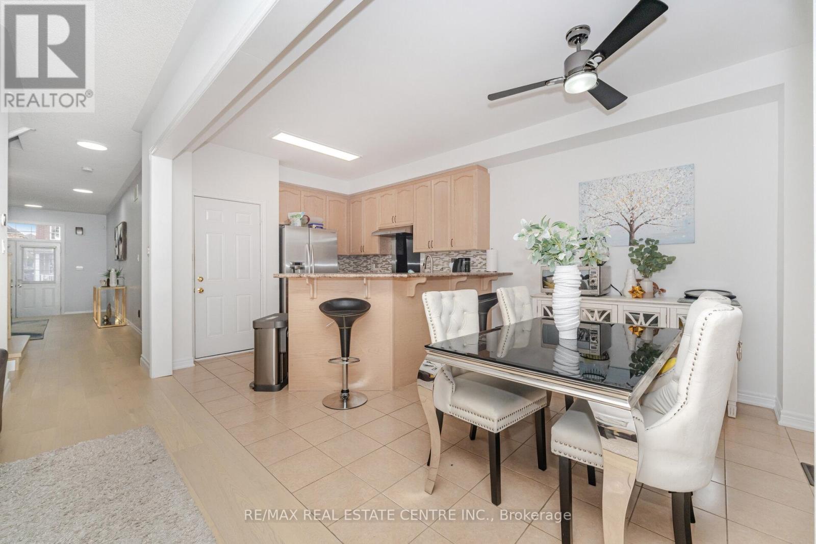 118 Connolly Crescent, Brampton, Ontario  L6R 0E3 - Photo 15 - W12426472