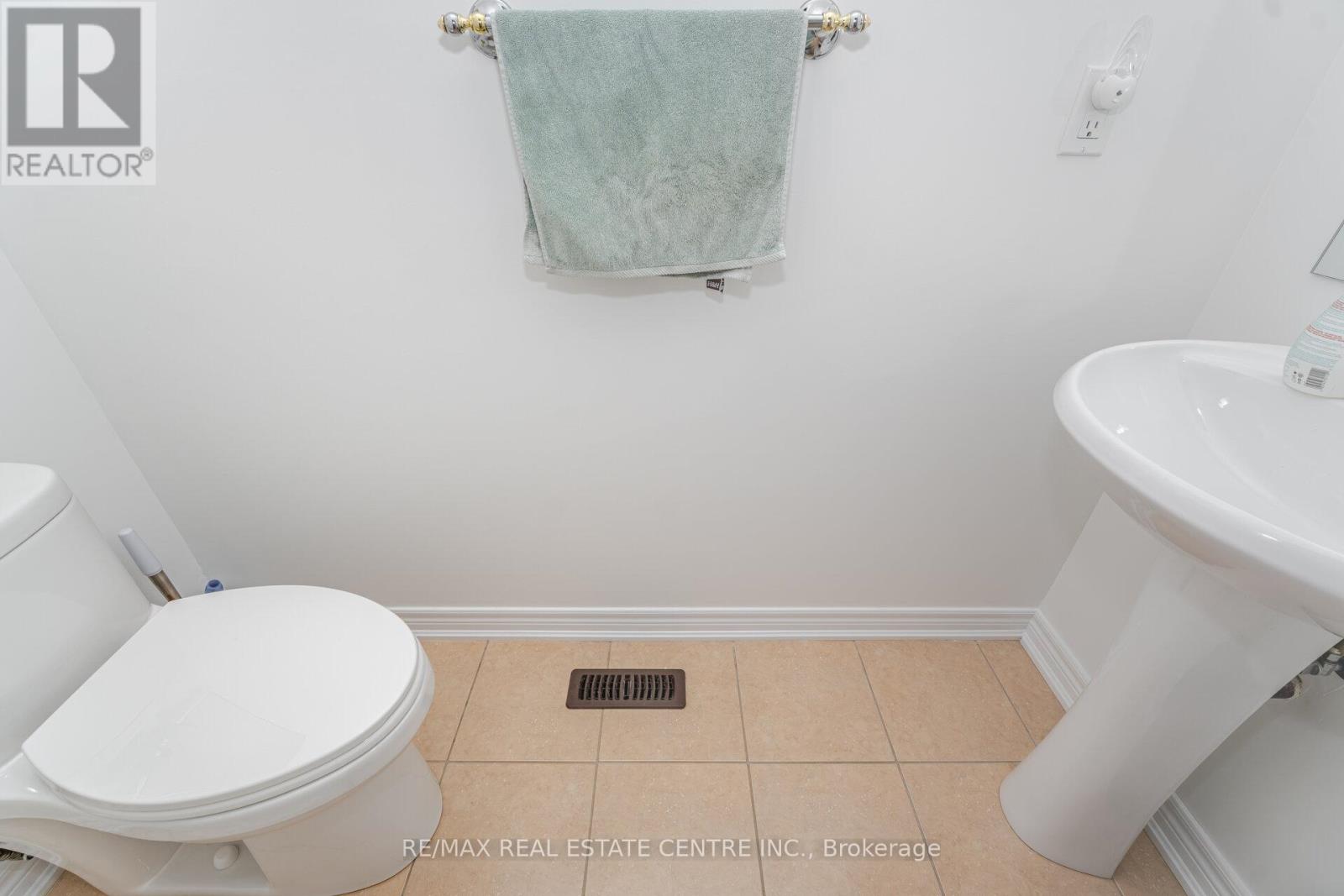 118 Connolly Crescent, Brampton, Ontario  L6R 0E3 - Photo 20 - W12426472