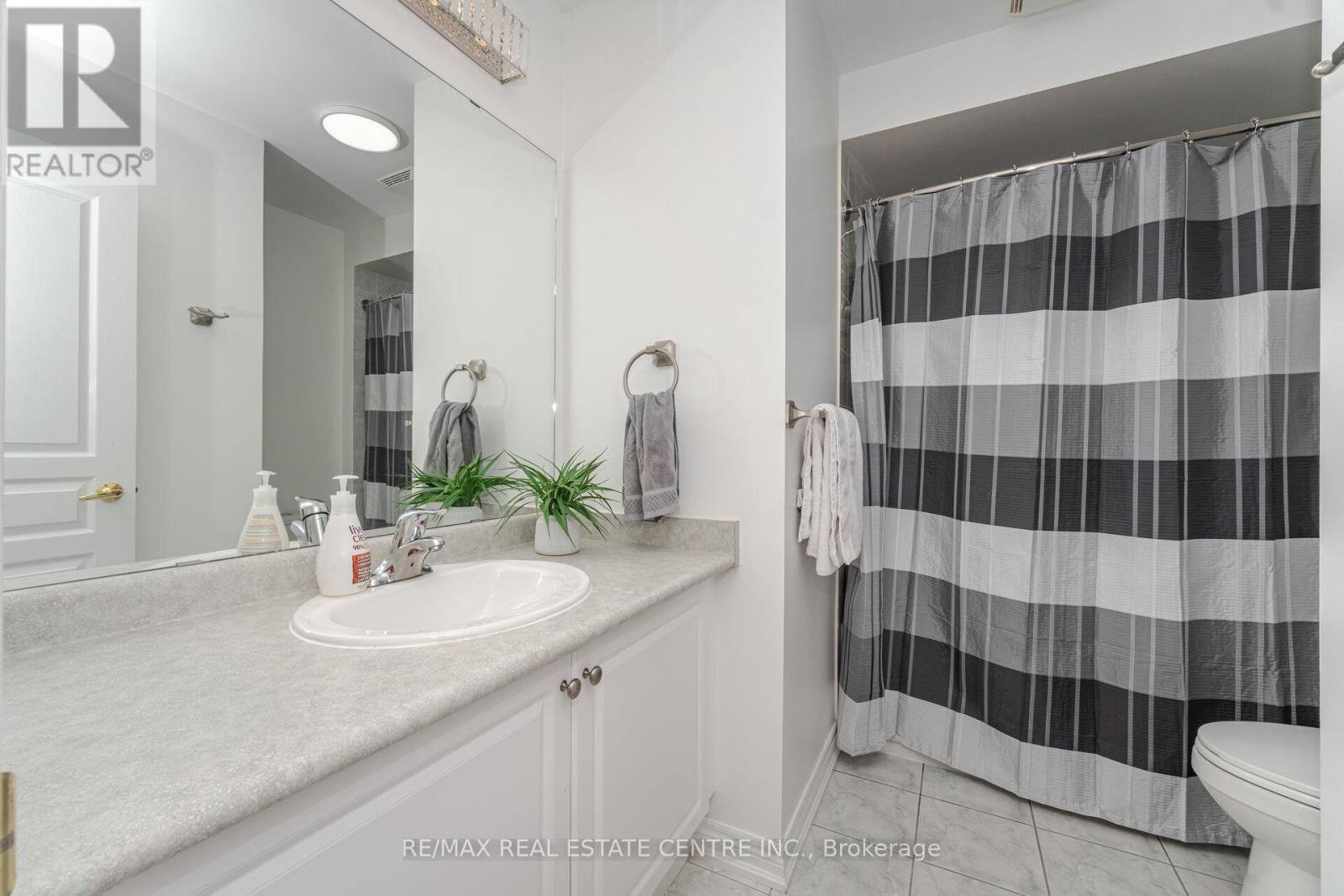 118 Connolly Crescent, Brampton, Ontario  L6R 0E3 - Photo 35 - W12426472