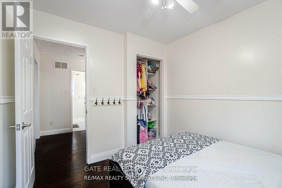 32 Panda Lane, Brampton, Ontario  L6S 5B7 - Photo 11 - W12426527