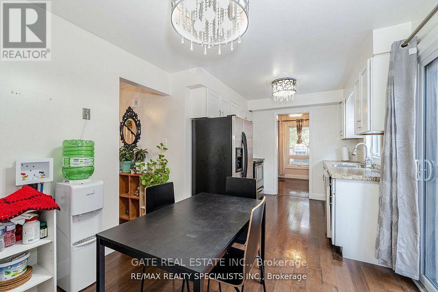 32 Panda Lane, Brampton, Ontario  L6S 5B7 - Photo 17 - W12426527