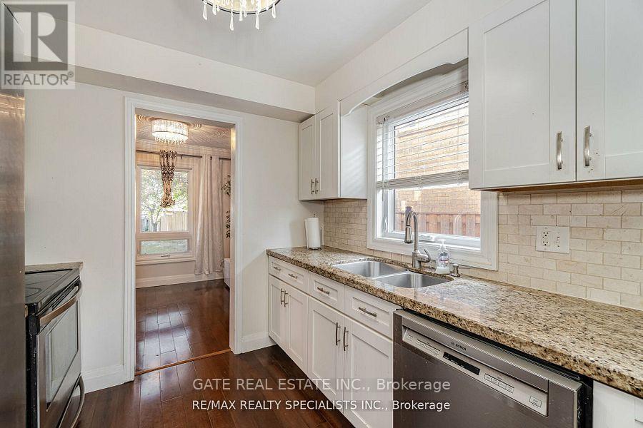 32 Panda Lane, Brampton, Ontario  L6S 5B7 - Photo 21 - W12426527