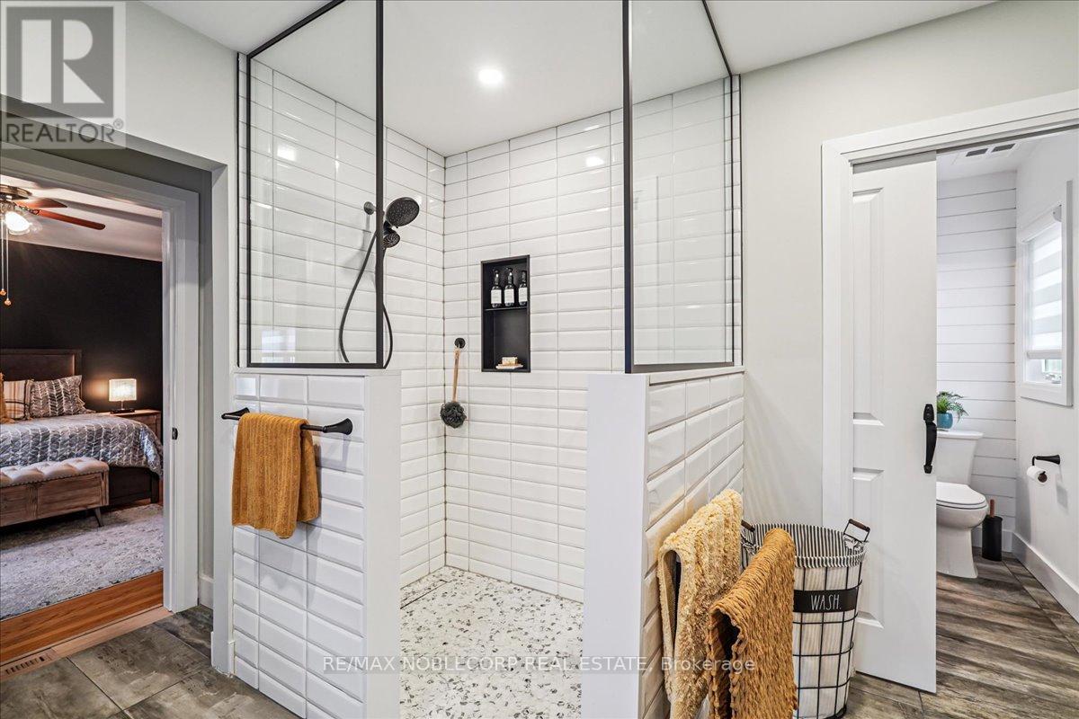 65 Exbury Road, Toronto (Downsview-Roding-Cfb), Ontario  M3M 1P9 - Photo 23 - W12426566