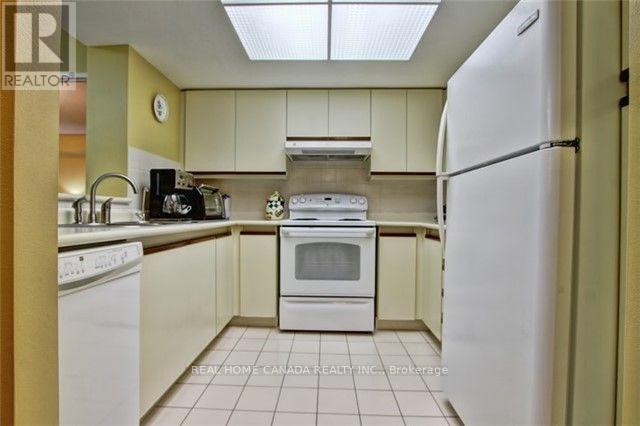 602 - 325 Webb Drive, Mississauga, Ontario  L5B 3Z9 - Photo 5 - W12426599