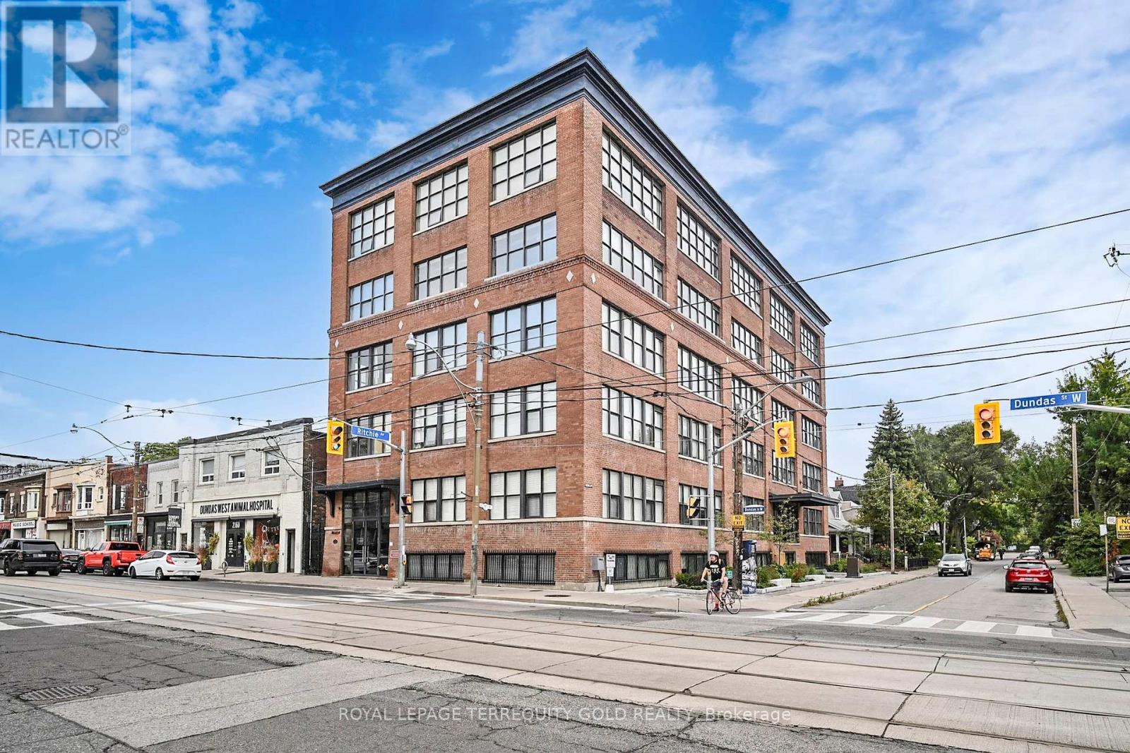 107 - 2154 DUNDAS STREET W, Toronto, Ontario