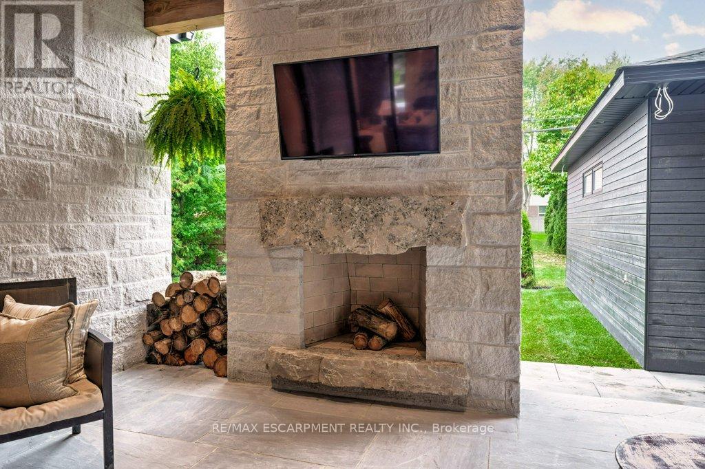 2209 Courtland Drive, Burlington, Ontario  L7R 1S2 - Photo 45 - W12426624