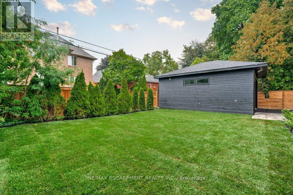 2209 Courtland Drive, Burlington, Ontario  L7R 1S2 - Photo 48 - W12426624