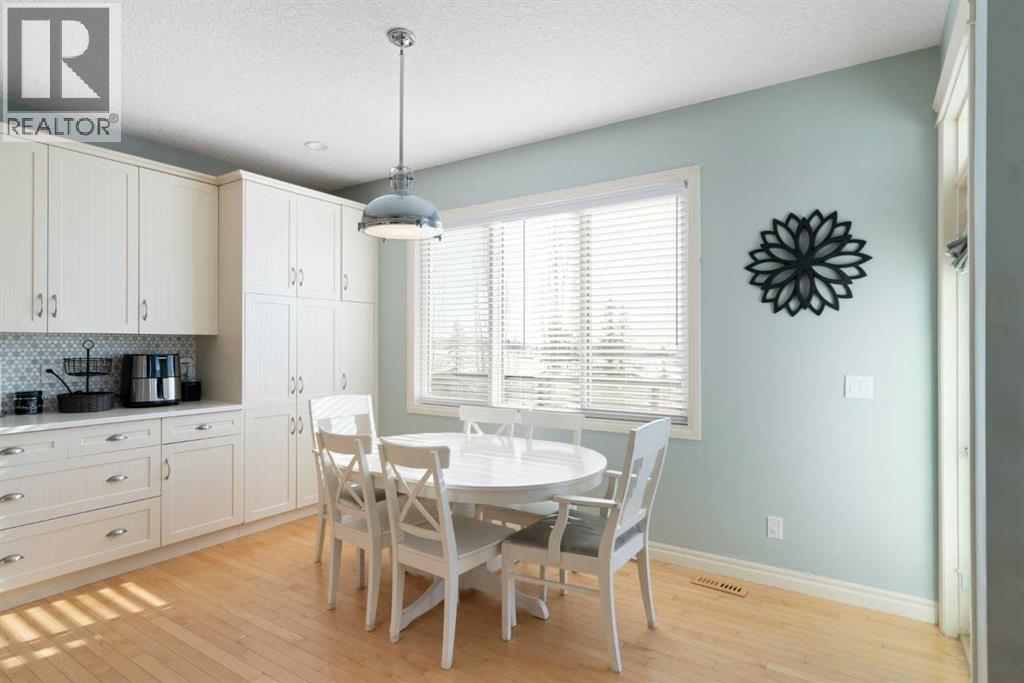 121 Heritage Hill, Cochrane, Alberta  T4C 0L3 - Photo 16 - A2257209