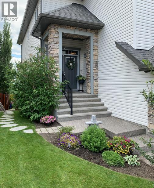121 Heritage Hill, Cochrane, Alberta  T4C 0L3 - Photo 3 - A2257209