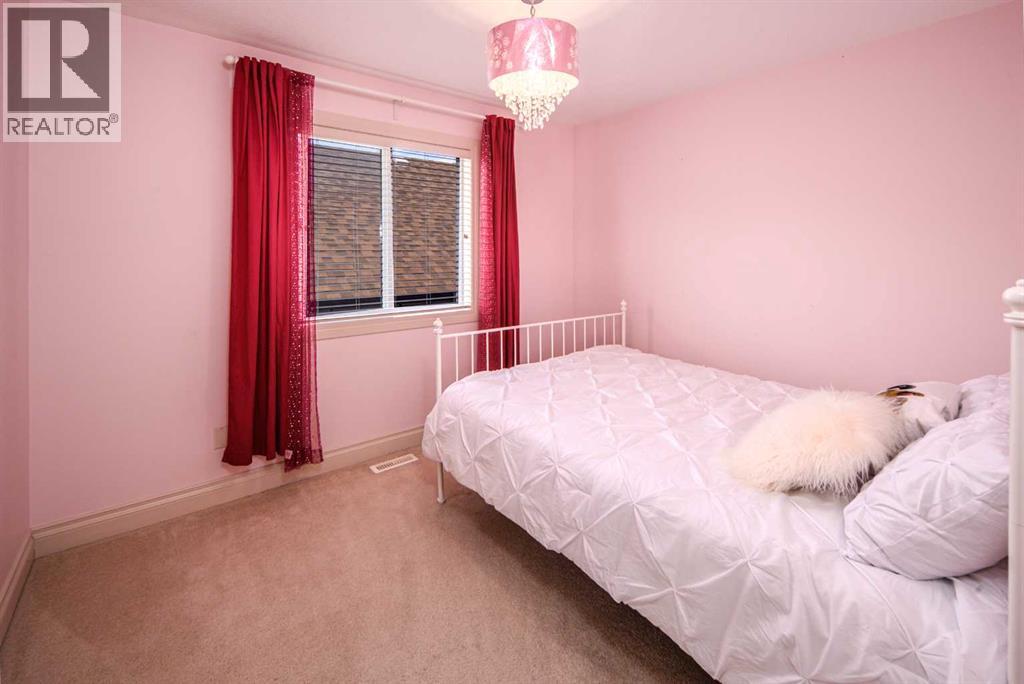 159 Royal Birkdale Crescent Nw, Calgary, Alberta  T3G 5R6 - Photo 32 - A2258968