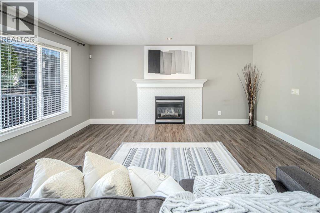 159 Royal Birkdale Crescent Nw, Calgary, Alberta  T3G 5R6 - Photo 8 - A2258968