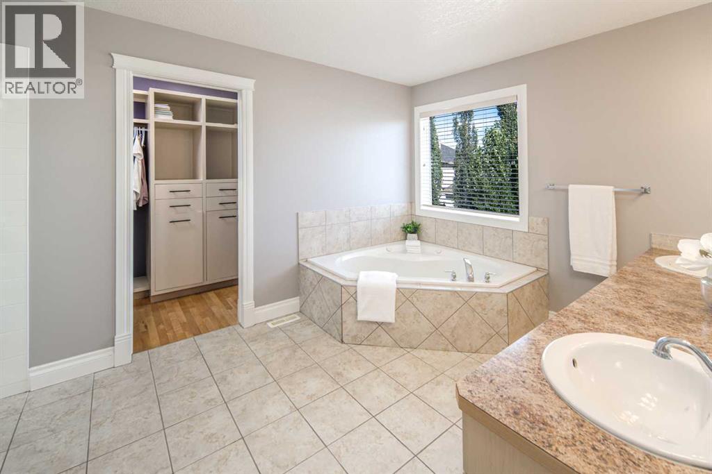 159 Royal Birkdale Crescent Nw, Calgary, Alberta  T3G 5R6 - Photo 27 - A2258968