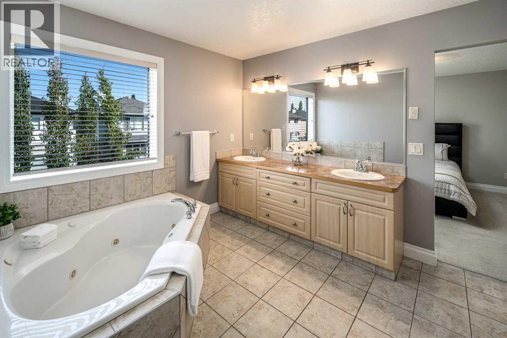 159 Royal Birkdale Crescent Nw, Calgary, Alberta  T3G 5R6 - Photo 28 - A2258968