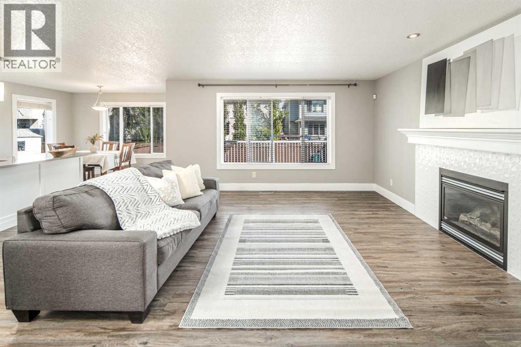 159 Royal Birkdale Crescent Nw, Calgary, Alberta  T3G 5R6 - Photo 9 - A2258968
