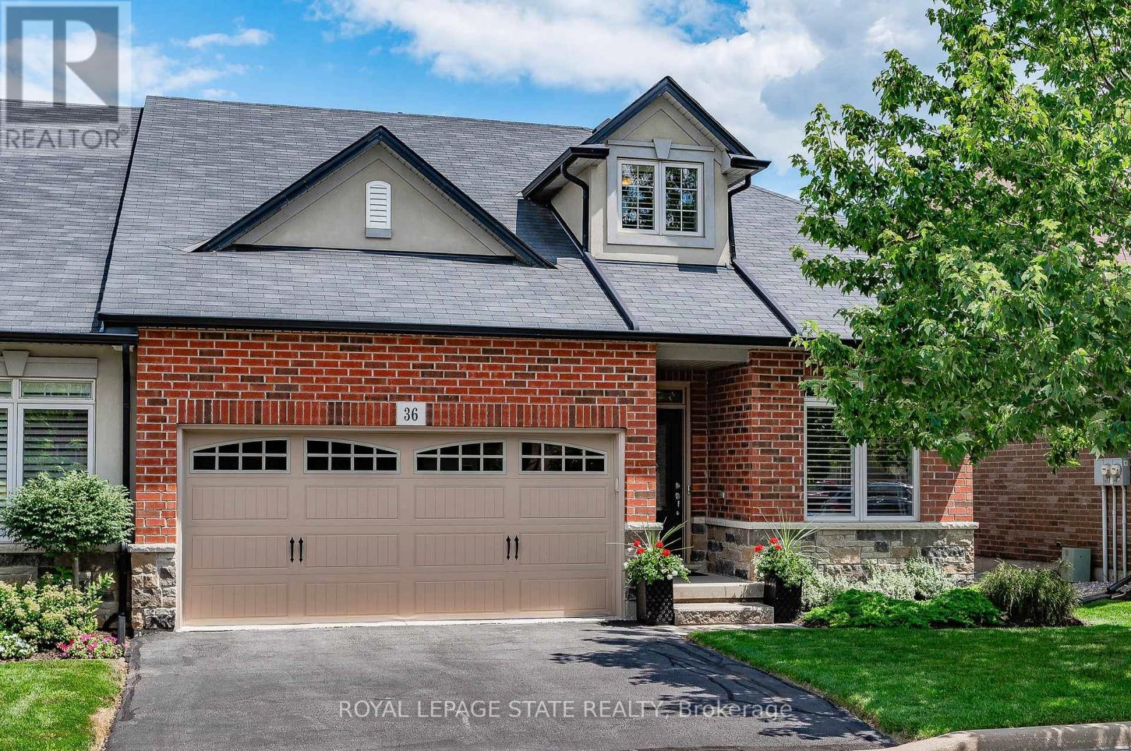 36 Toulon Avenue, Hamilton, Ontario  L9K 0E5 - Photo 2 - X12426503