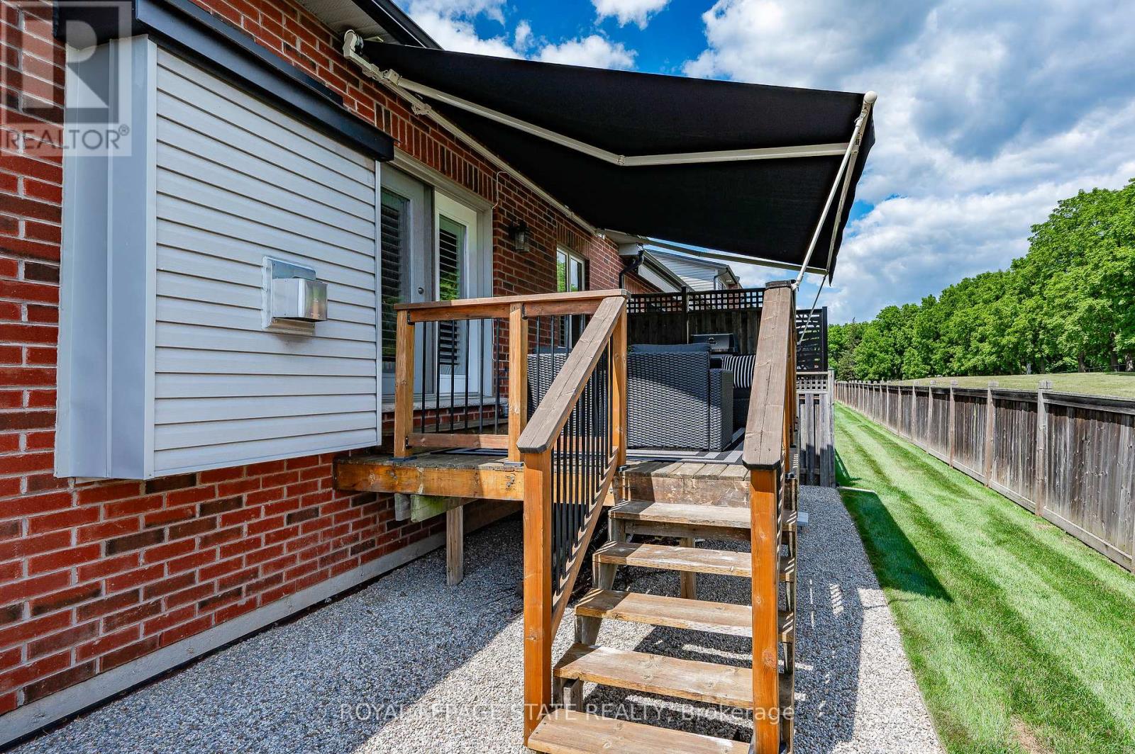 36 Toulon Avenue, Hamilton, Ontario  L9K 0E5 - Photo 35 - X12426503