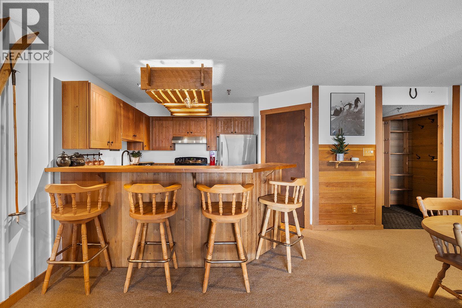 7470 Porcupine Road Unit# 803 and 804 Big White Photo 8