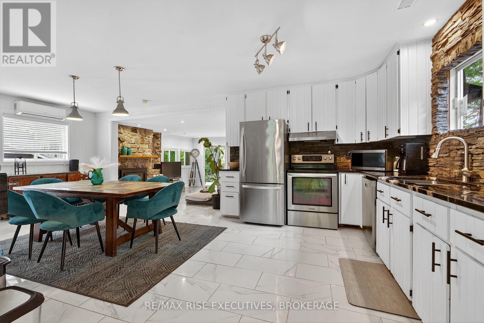 973 Foster Bay Lane, Leeds And The Thousand Islands, Ontario  K0E 1B0 - Photo 13 - X12426727