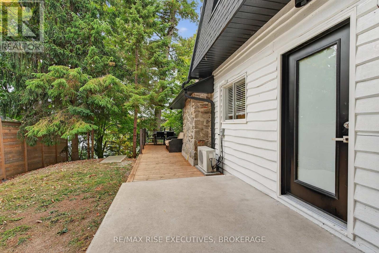973 Foster Bay Lane, Leeds And The Thousand Islands, Ontario  K0E 1B0 - Photo 3 - X12426727