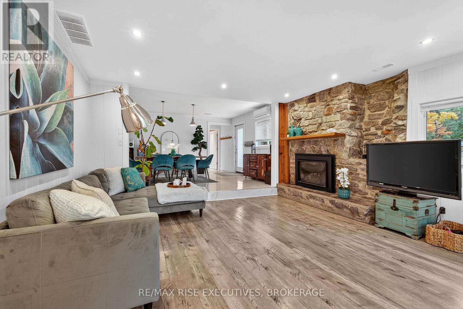 973 Foster Bay Lane, Leeds And The Thousand Islands, Ontario  K0E 1B0 - Photo 6 - X12426727