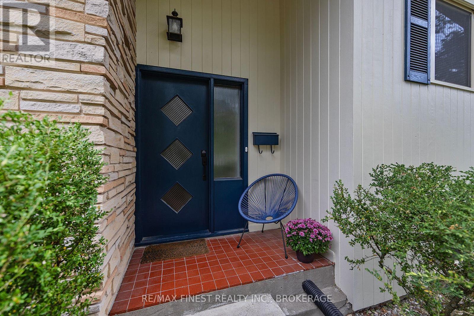 1088 Johnson Street, Kingston, Ontario  K7M 2N5 - Photo 4 - X12426784