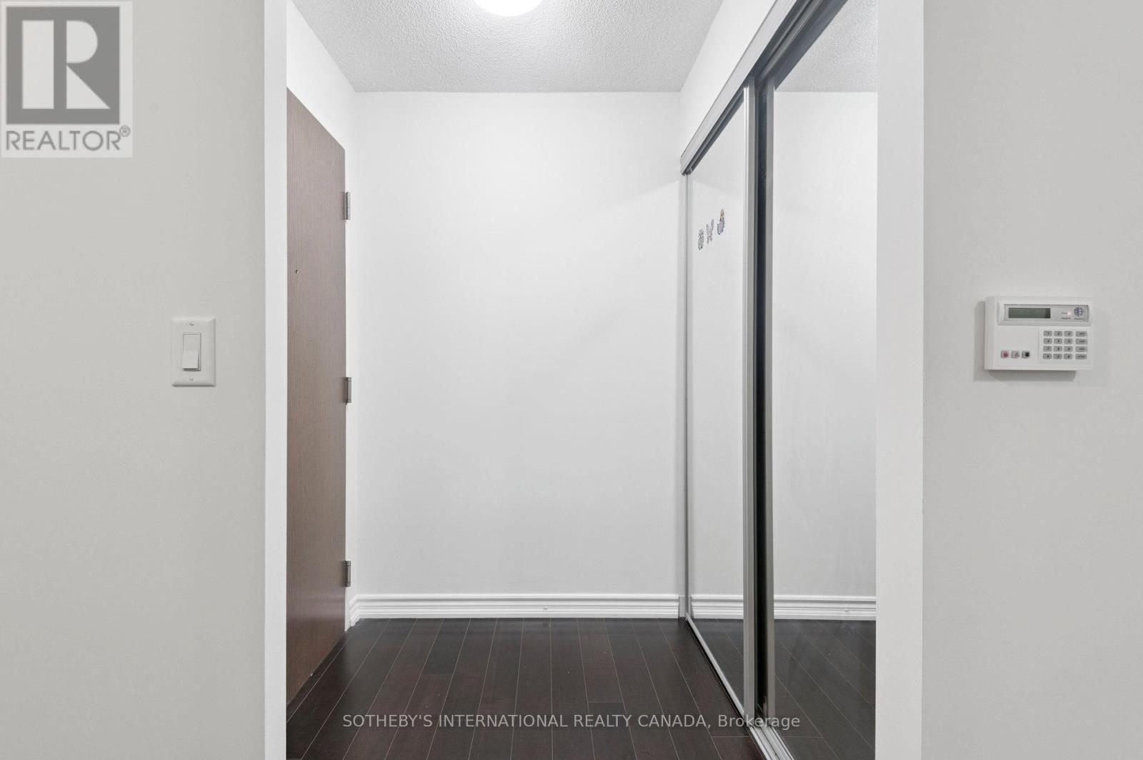 602 - 386 Yonge Street, Toronto, Ontario  M5B 0A5 - Photo 7 - C12426655
