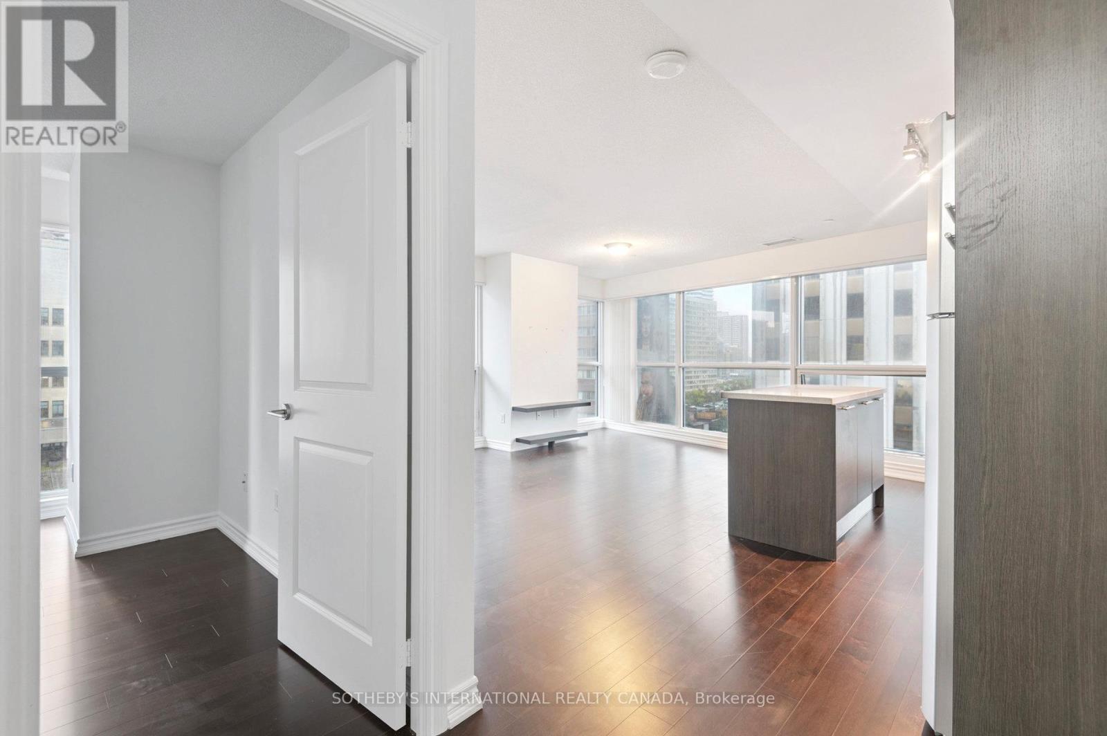602 - 386 Yonge Street, Toronto, Ontario  M5B 0A5 - Photo 8 - C12426655