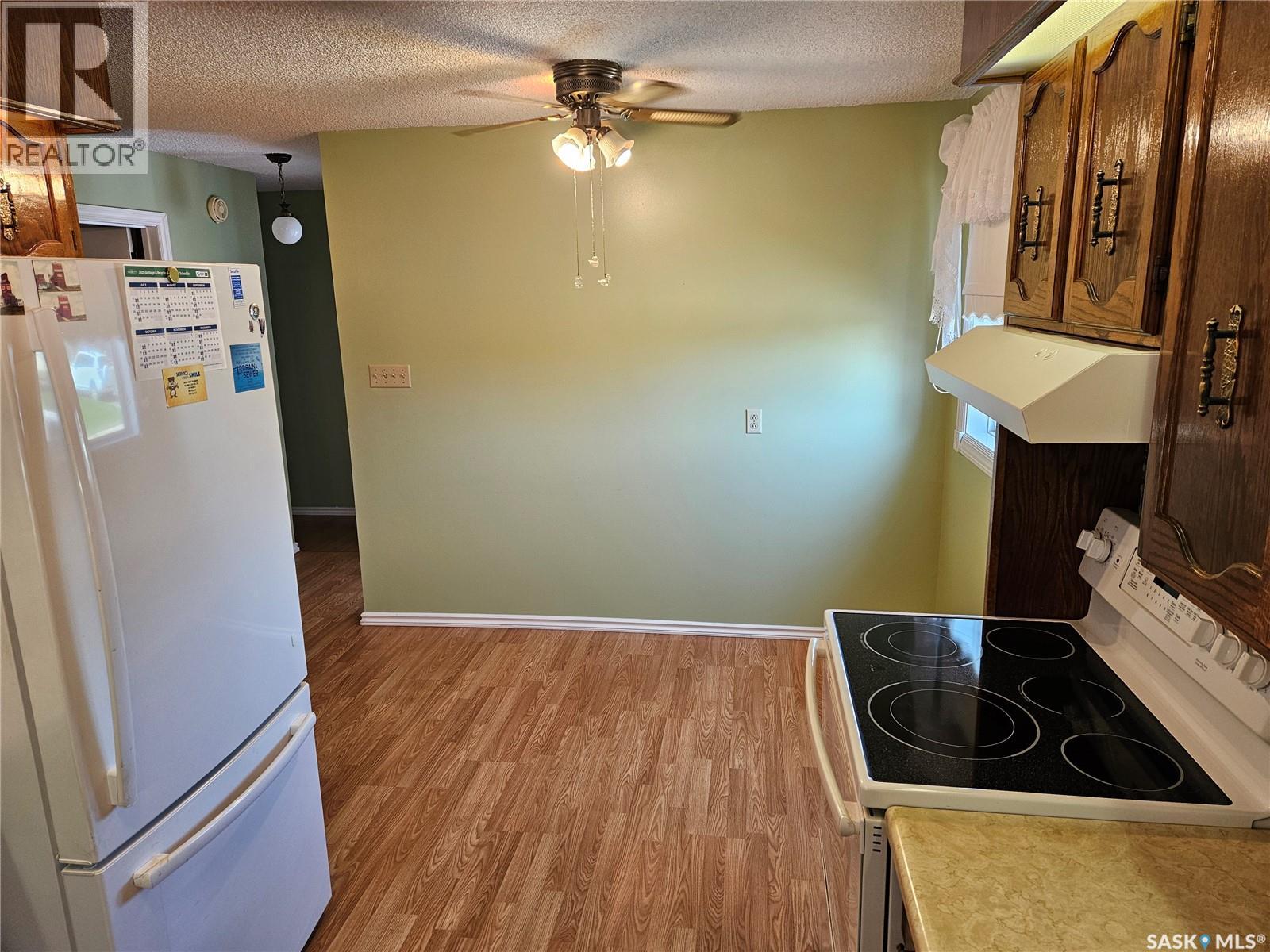 30 Centennial Crescent, Melville, Saskatchewan   - Photo 3 - SK016434