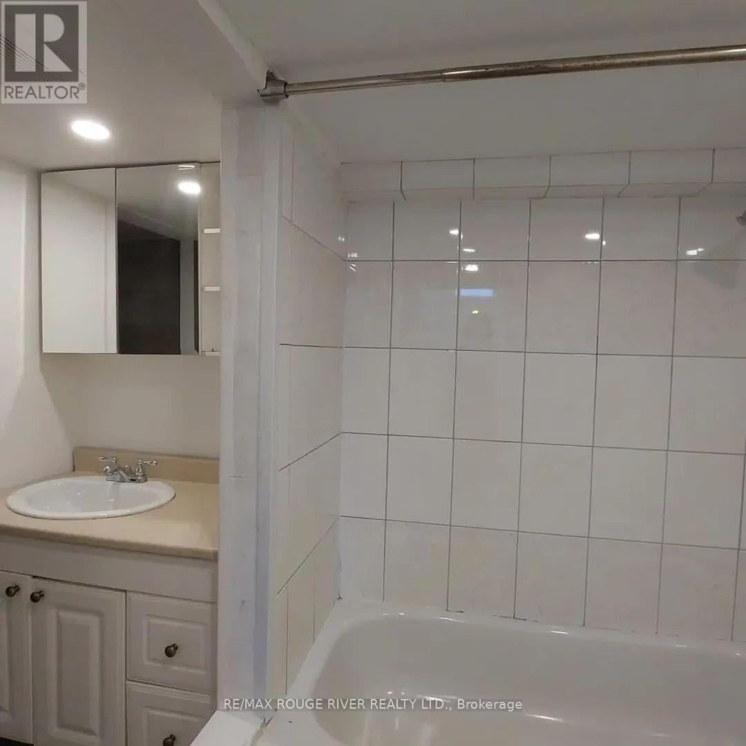 432 Bloor Street E, Oshawa, Ontario  L1H 3M8 - Photo 8 - E12426780