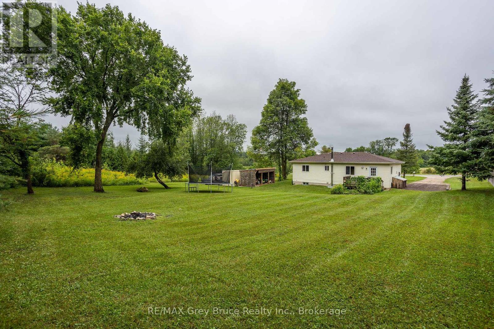101530 Side Road 9, Georgian Bluffs, Ontario  N0H 2N0 - Photo 13 - X12426768