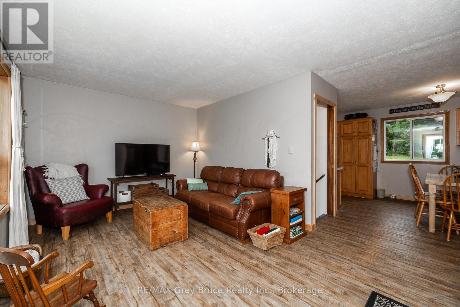 101530 Side Road 9, Georgian Bluffs, Ontario  N0H 2N0 - Photo 21 - X12426768