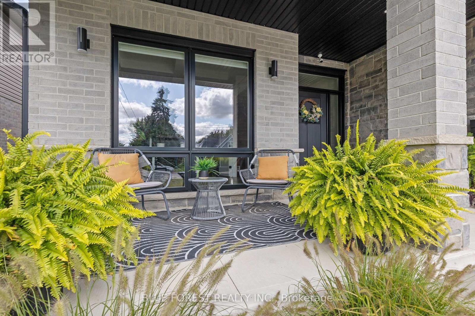 580 Eden Avenue, London South (South R), Ontario  N6C 2Z6 - Photo 4 - X12426713