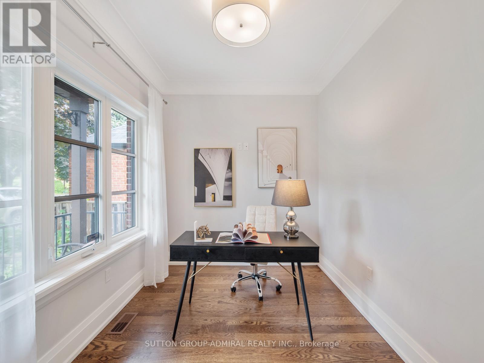 1 Dustan Crescent, Toronto, Ontario  M4J 4G4 - Photo 13 - E12426629