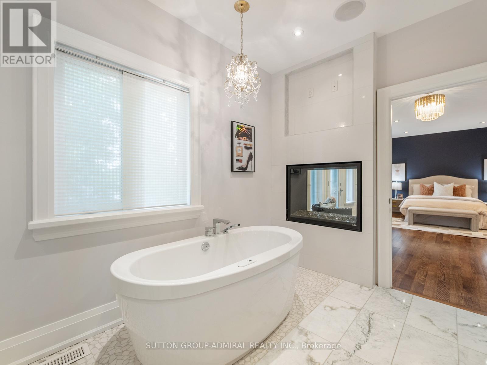 1 Dustan Crescent, Toronto, Ontario  M4J 4G4 - Photo 24 - E12426629