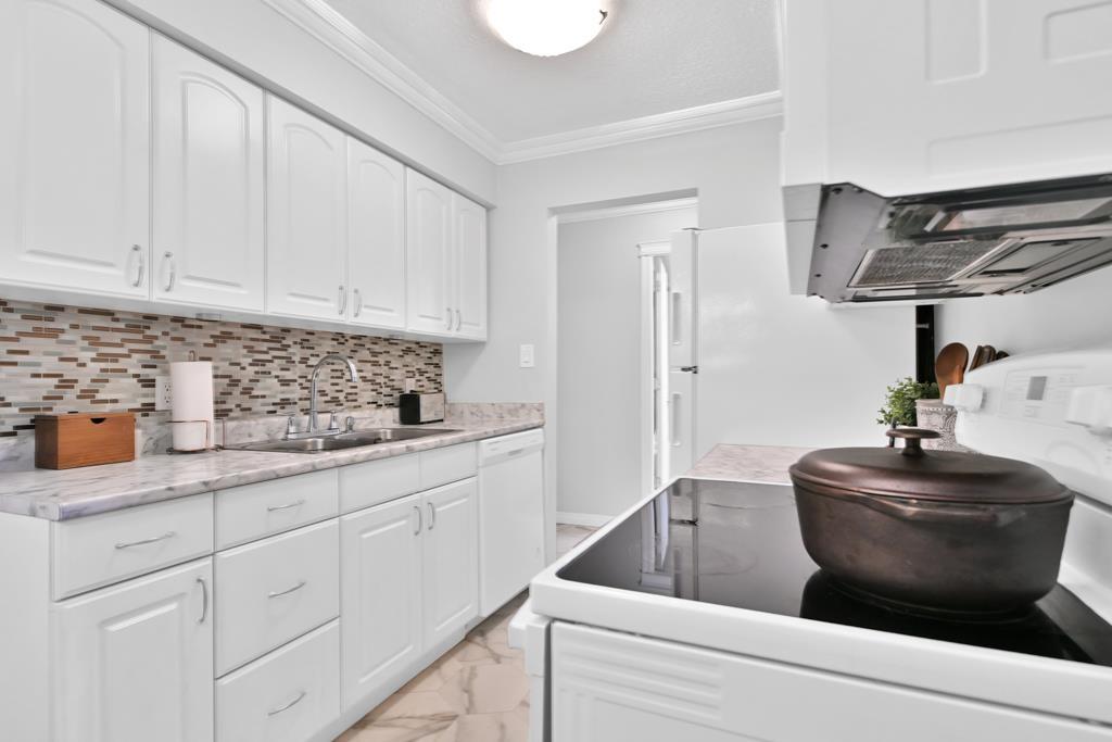 215 2211 Clearbrook Road, Abbotsford, British Columbia  V2T 2X4 - Photo 8 - R3024948